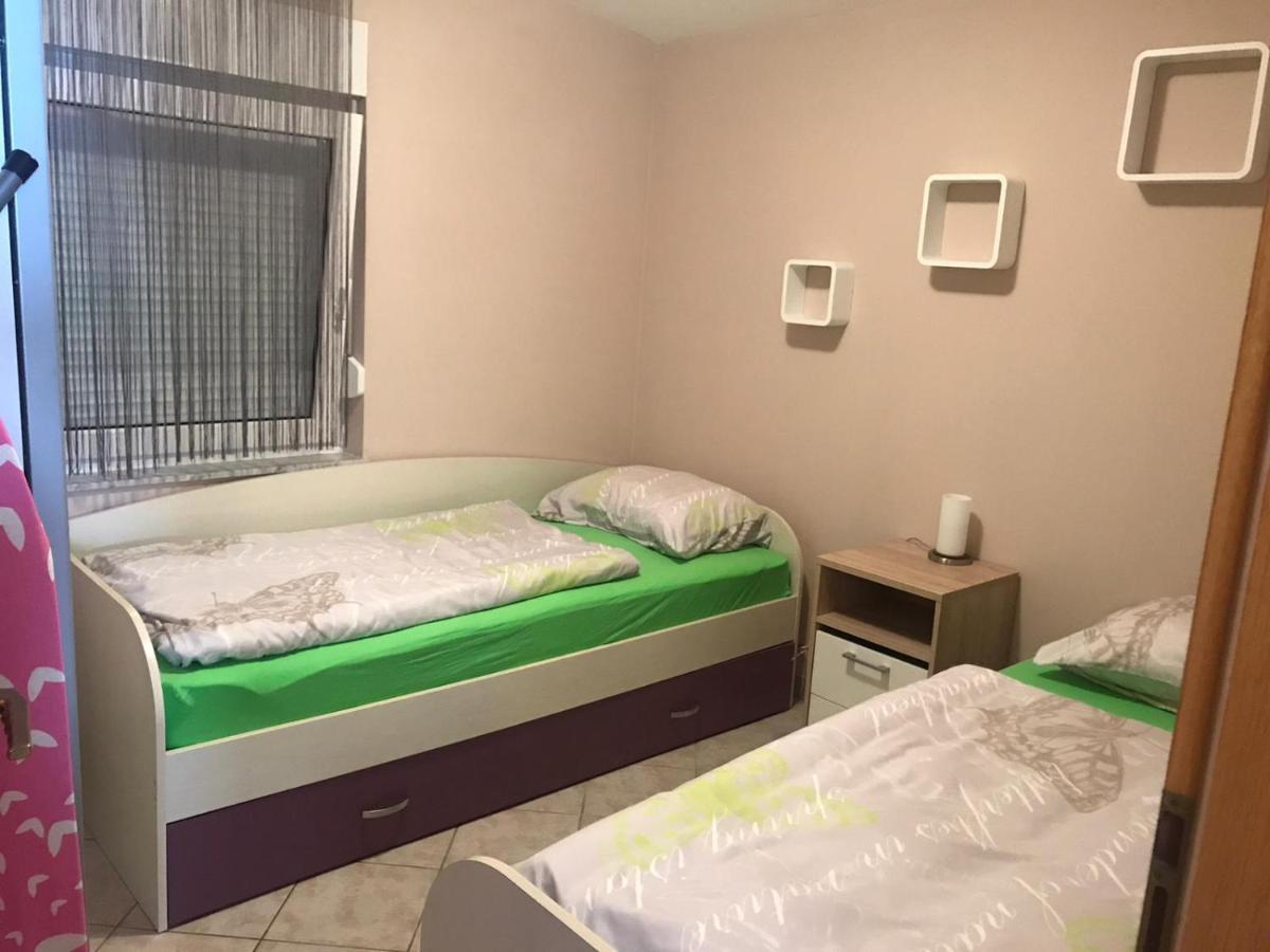 Apartman Petra 1 Vir Exterior foto